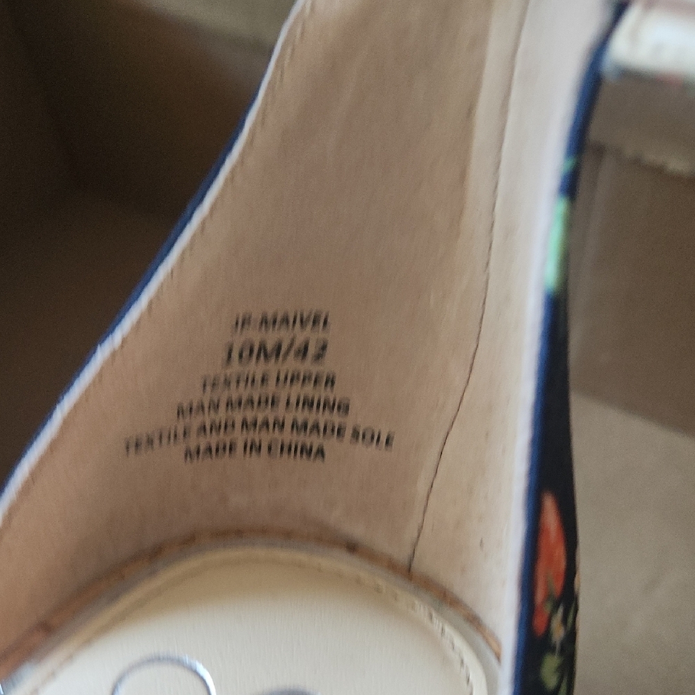 Jessica Simpson Black Cherry Pattern Heels - image 4